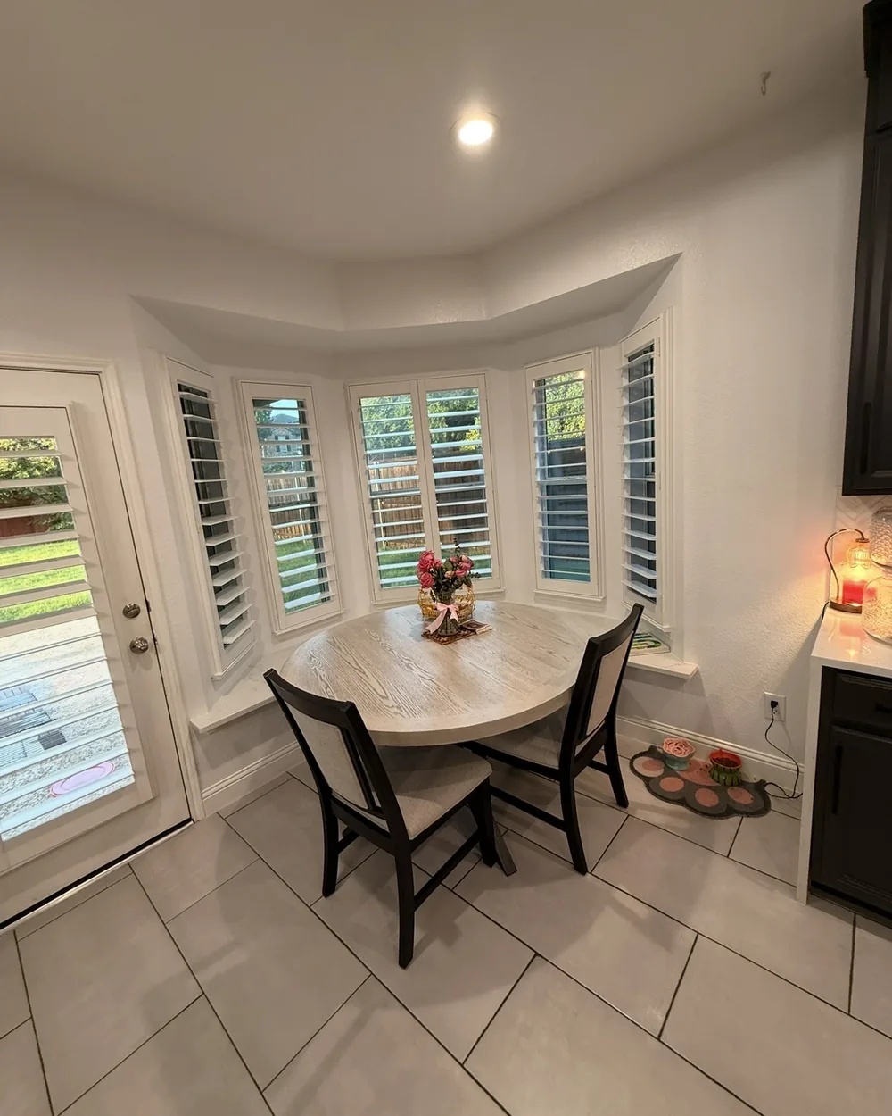 Breakfast Nook after a FreshNest clean